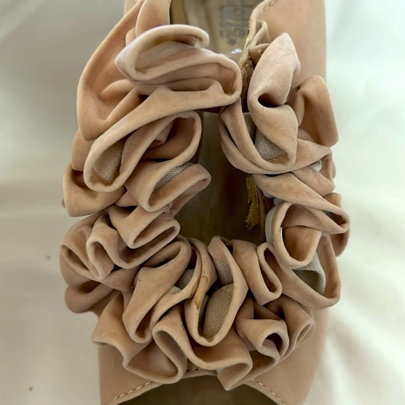 Charlotte Russe - Fun Velvet Platform Ruffle Booties. Size 7. - Picture 7 of 11